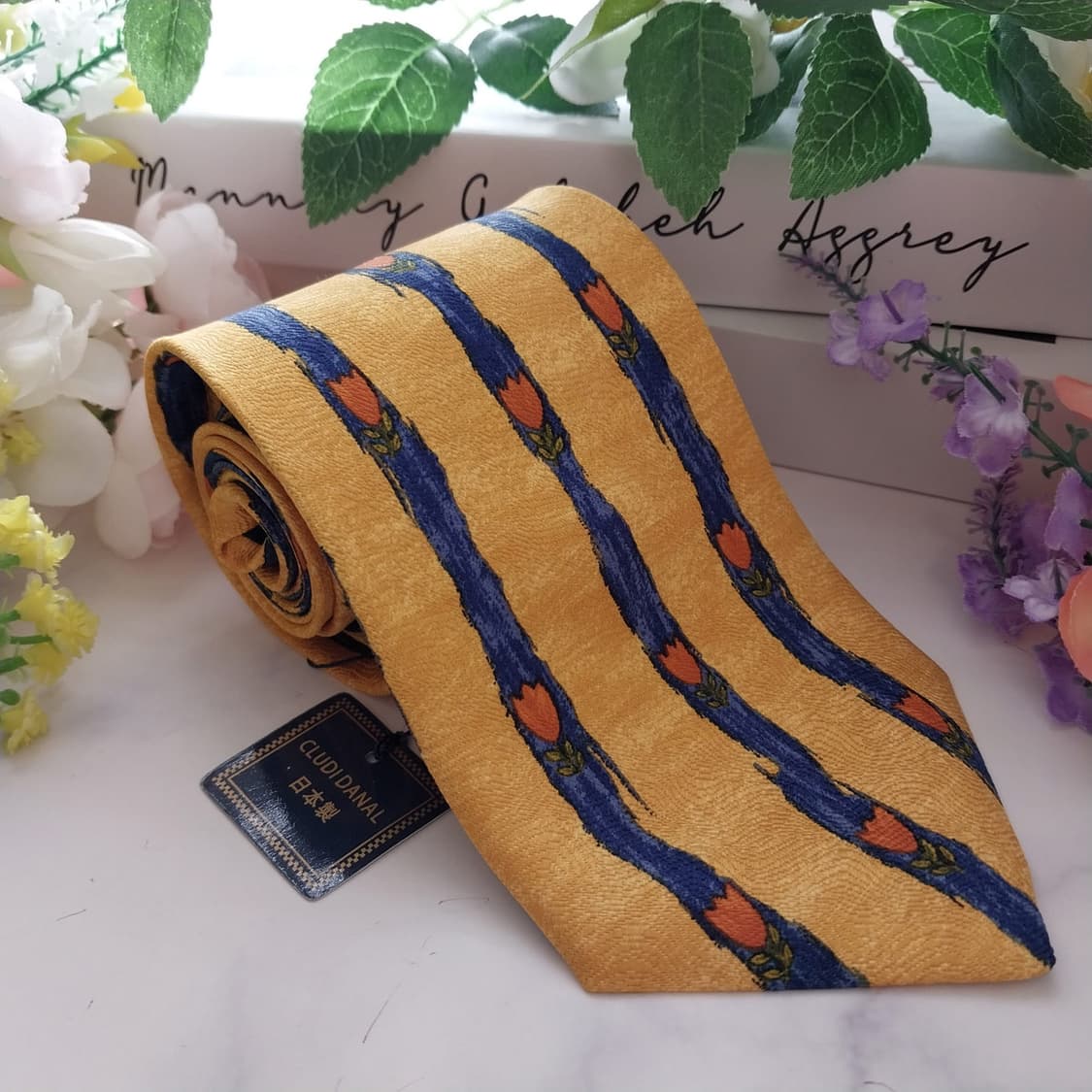 클루디 다날 실크 플라워 스트라이프 넥타이 8.7cm 새제품 K1304
 상품이미지1