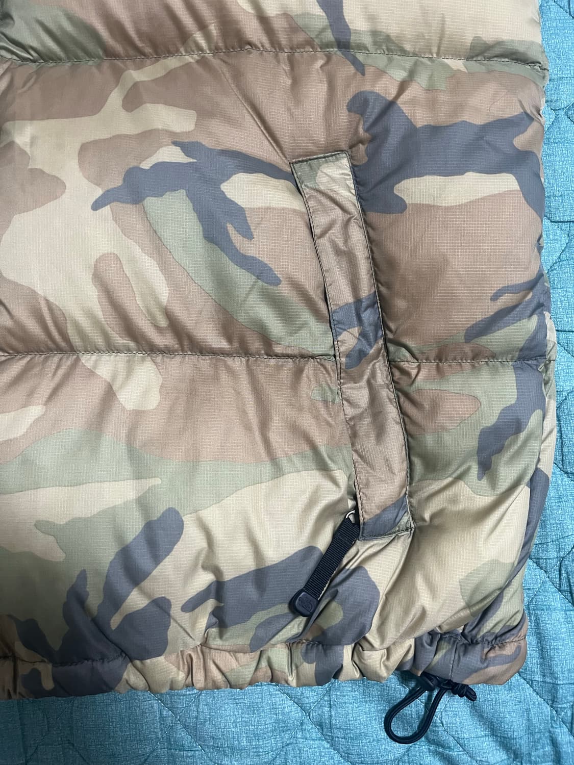 노스페이스 700 중앙로고 카모 패딩 조끼 베스트 XL 상품이미지3