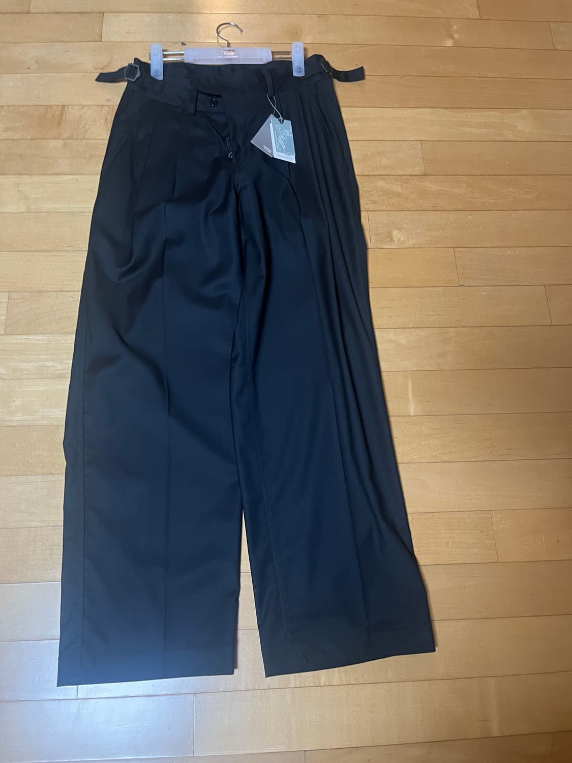 어나더오피스 산티아고 1싸이즈 블랙 팝니다. 상품이미지1