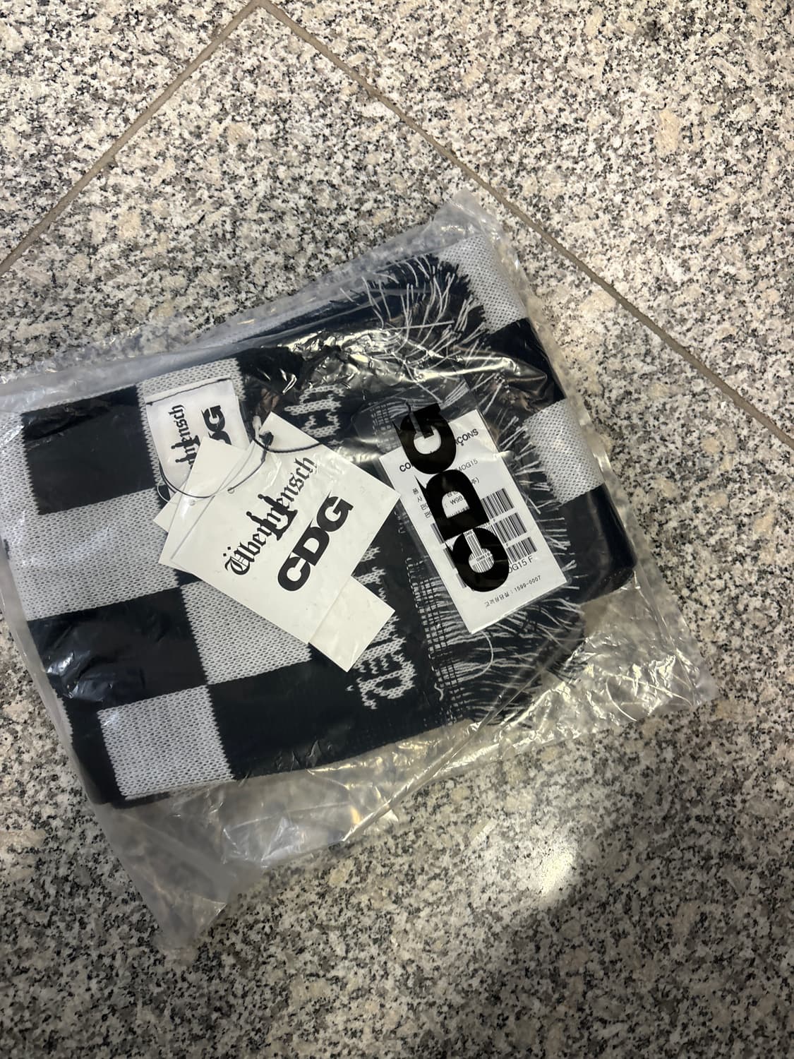 CDG 지드래곤 지디 위버멘쉬 CDGDC 머플러 블랙 미개봉 판매 상품이미지1