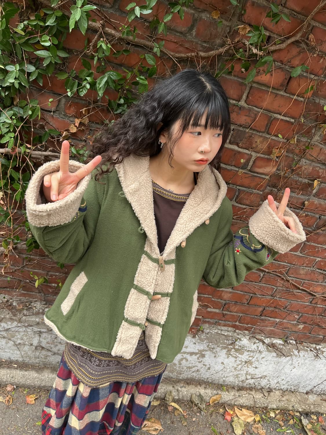 말차 히피 자수 포인트 양털 후드 아우터 상품이미지2
