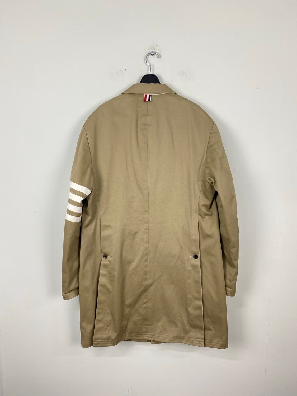 톰브라운 사선완장 체스터필드 코트 (MOU543A) 상품이미지2