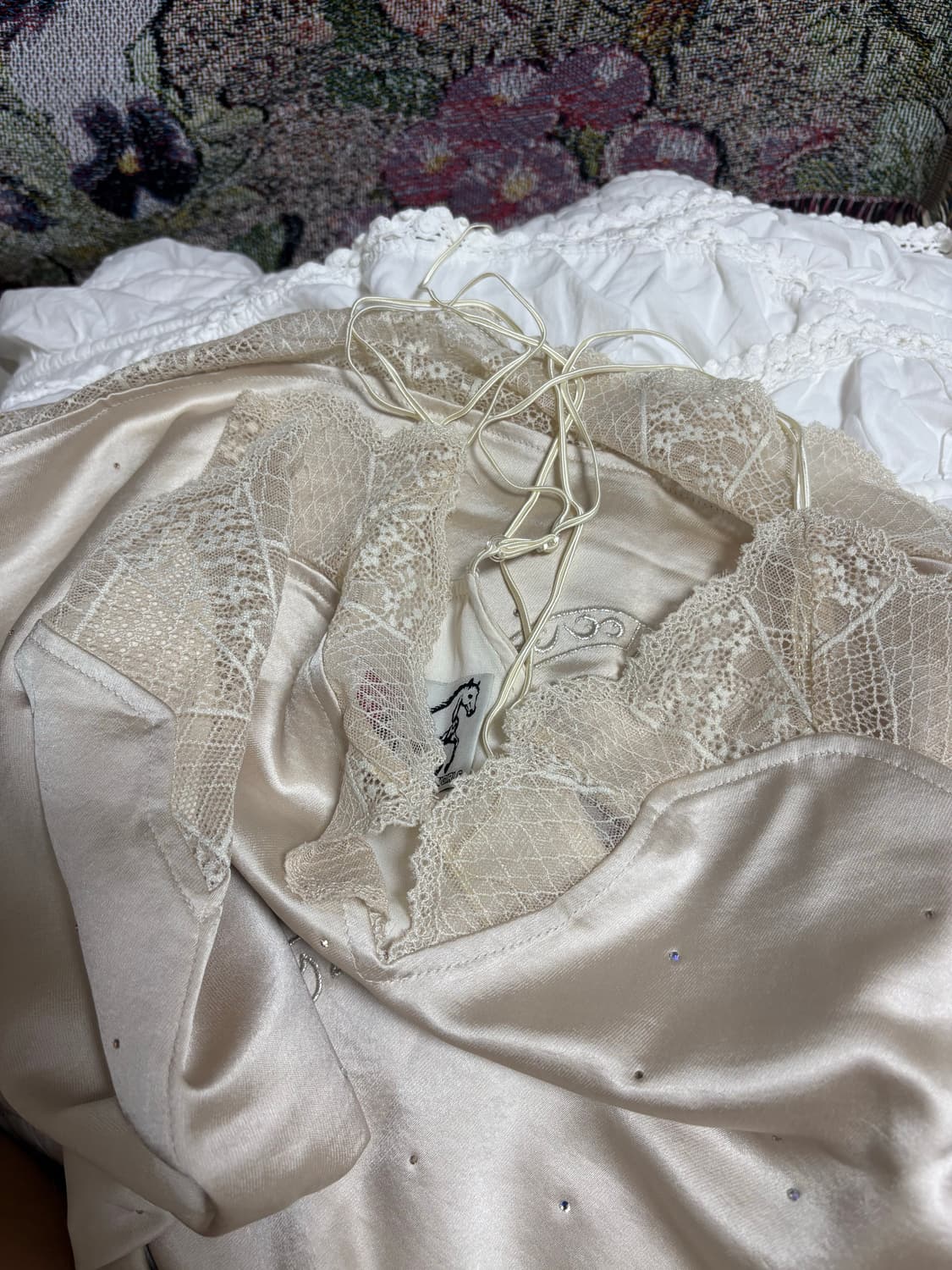 투머치택스 HOTFIX MINI SLIP DRESS (BEIGE) 상품이미지3