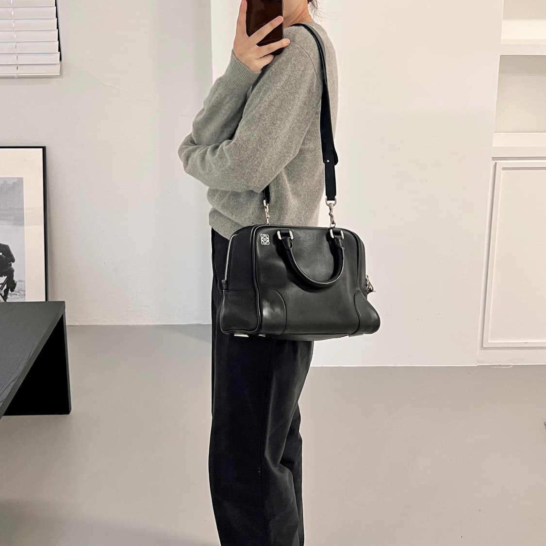 로에베 아마조나75 블랙 레더 핸드백 상품이미지10