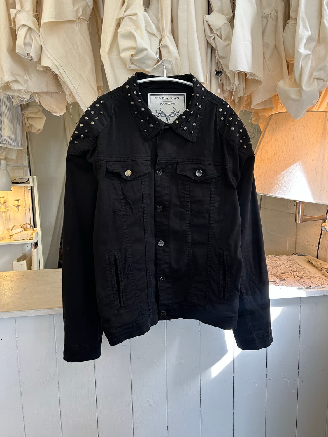 ZARA MAN DENIM COUTURE COLLECTION 스터드자켓 상품이미지1