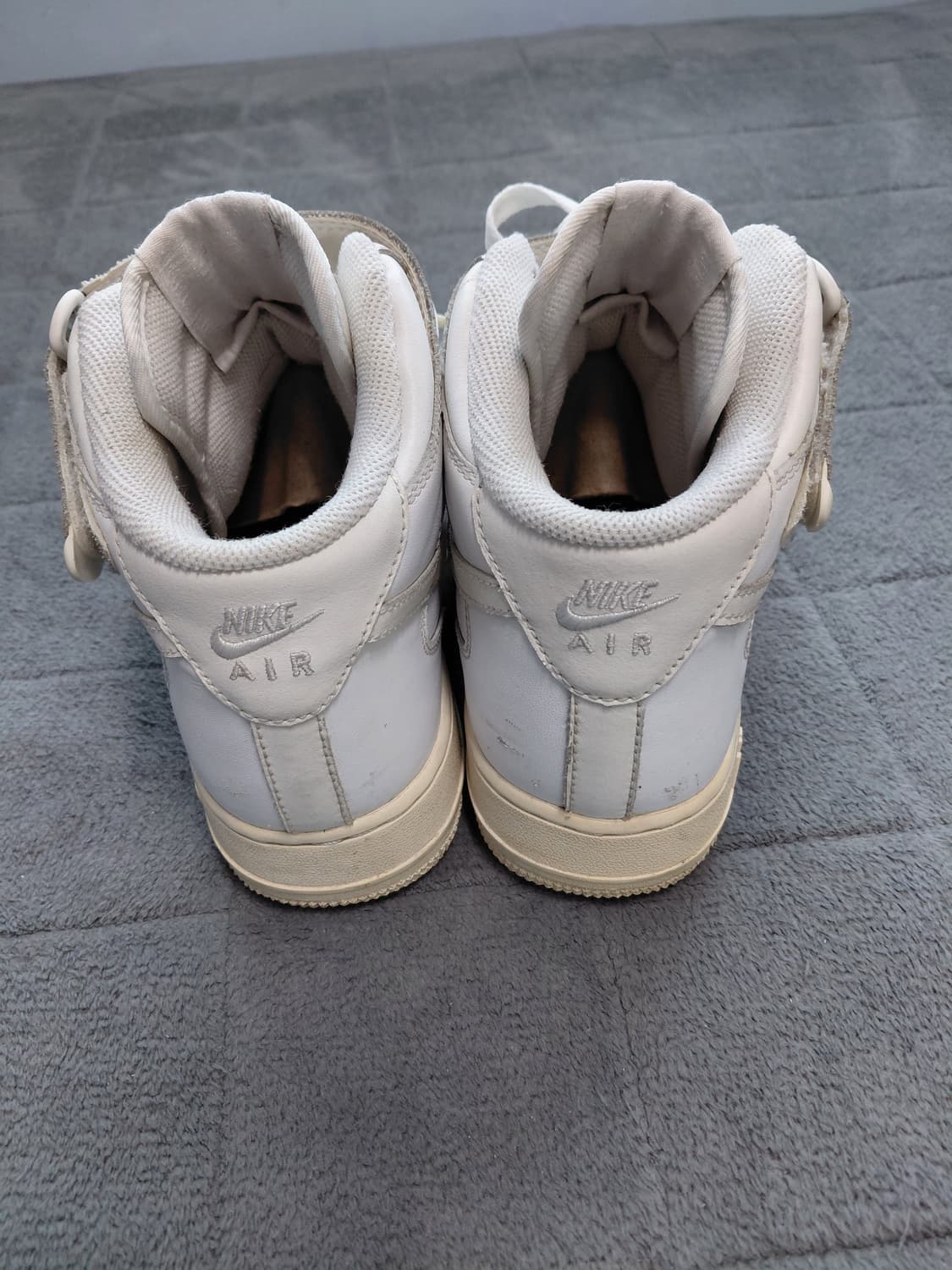 나이키 에어포스 1 미드 260 상품이미지4