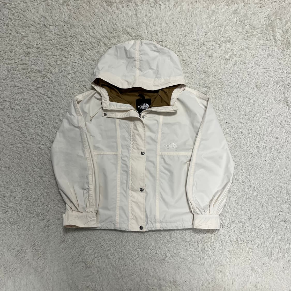 The North Face cream windbreaker 상품이미지4