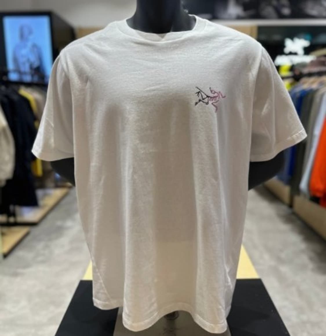 아크테릭스 빅로고 반팔티 화이트XL(새상품/정품) 상품이미지2