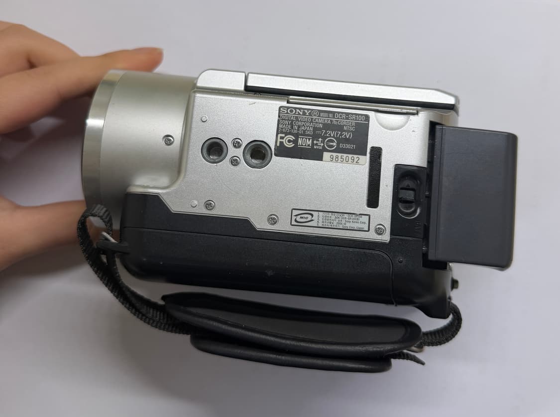 빈티지 감성 소니 DCR-SR100 캠코더 판매 상품이미지2