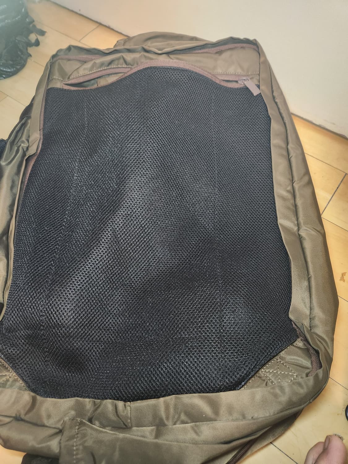 만다리나덕 3웨이 멀티백(이선균가방) 카키 상품이미지3