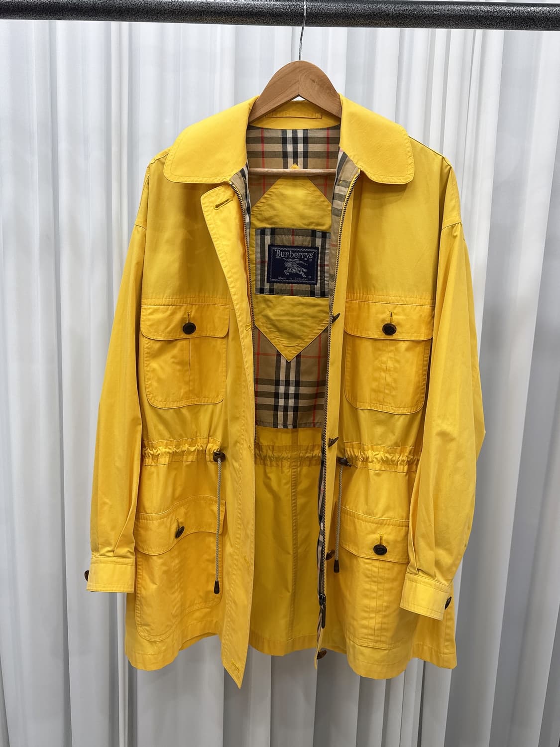 버버리 옐로우 사파리 자켓 상품이미지2