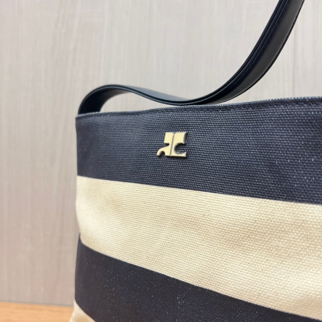 꾸레쥬 숄더백 상품이미지2