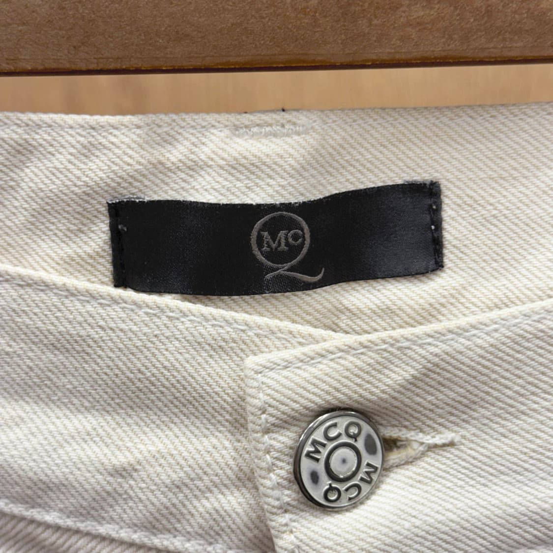 알렉산더 맥퀸 코튼 데님 팬츠 레드 더블 스티치 디테일 아이보리 상품이미지7