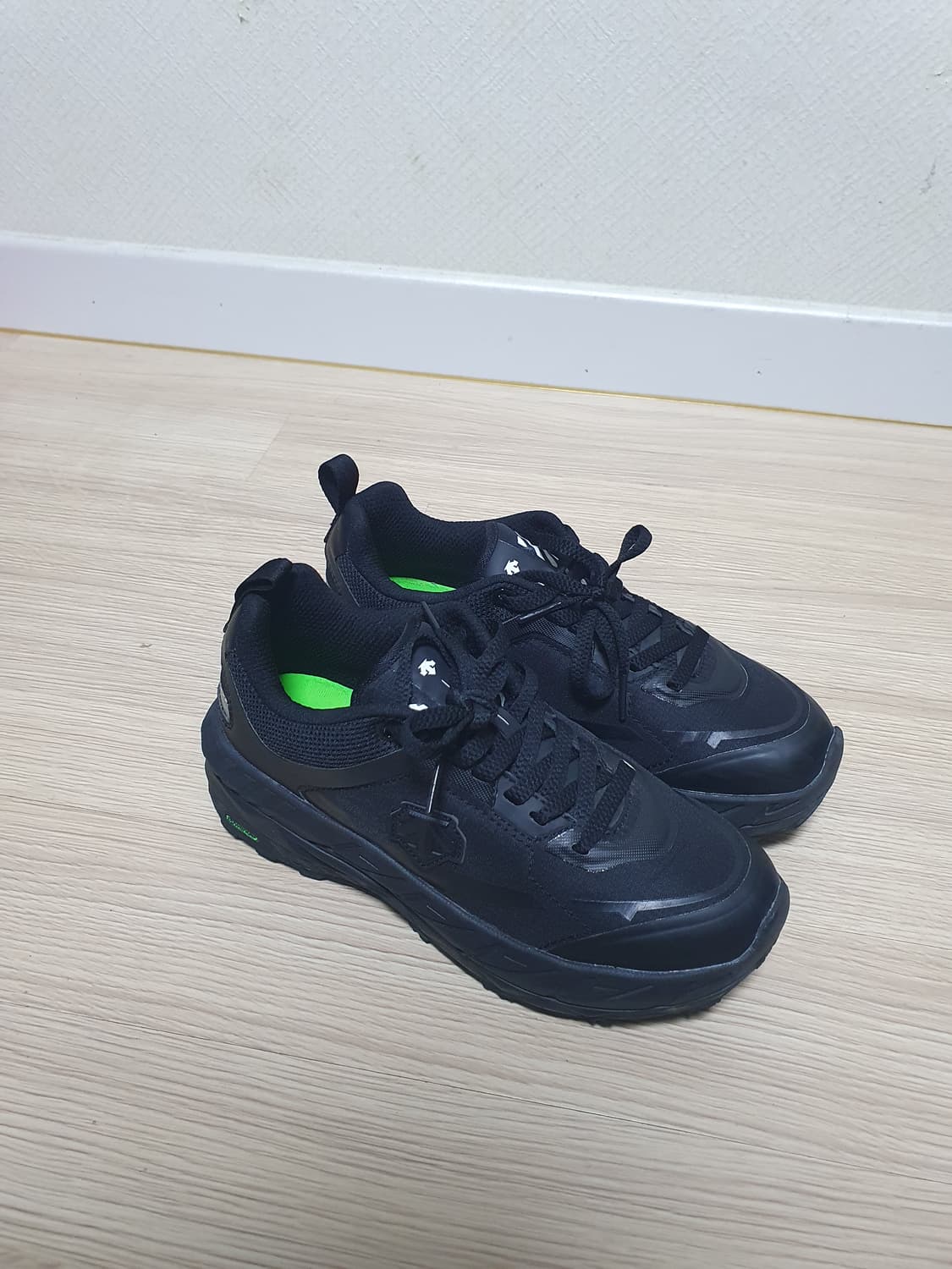 데상트 어반 블레이즈 운동화 240 상품이미지2