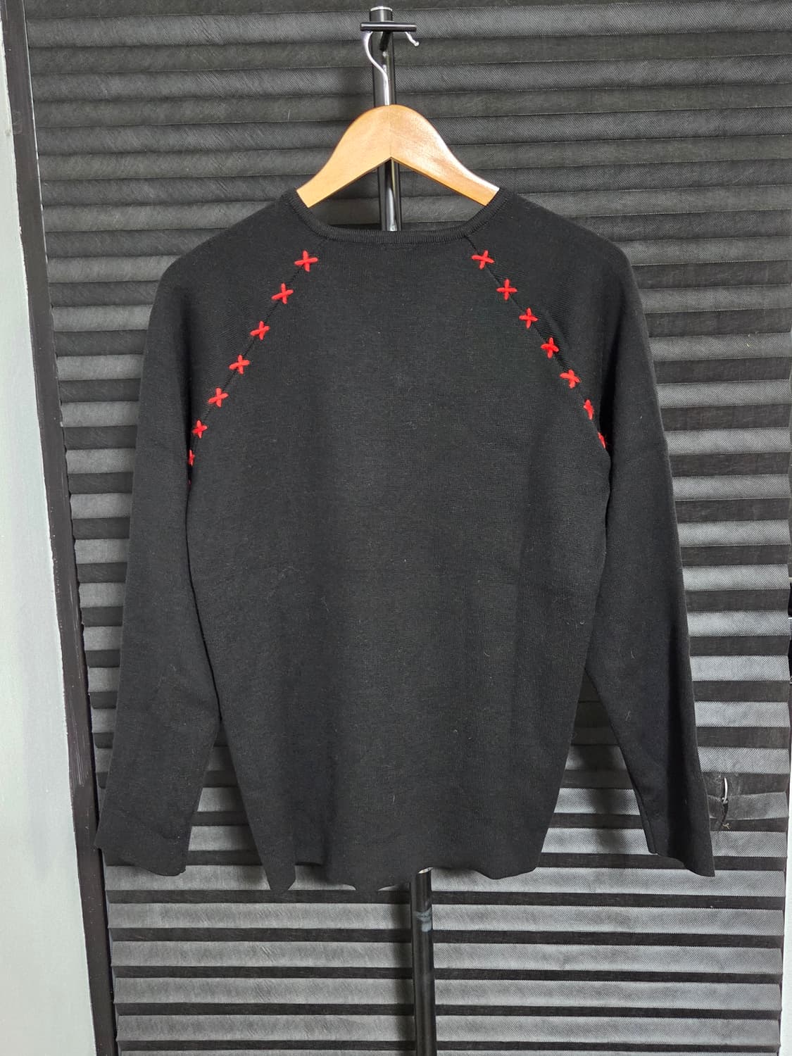 [아르마니 익스체인지] 레드 스티치 브이넥 울 니트 | 00209 상품이미지6