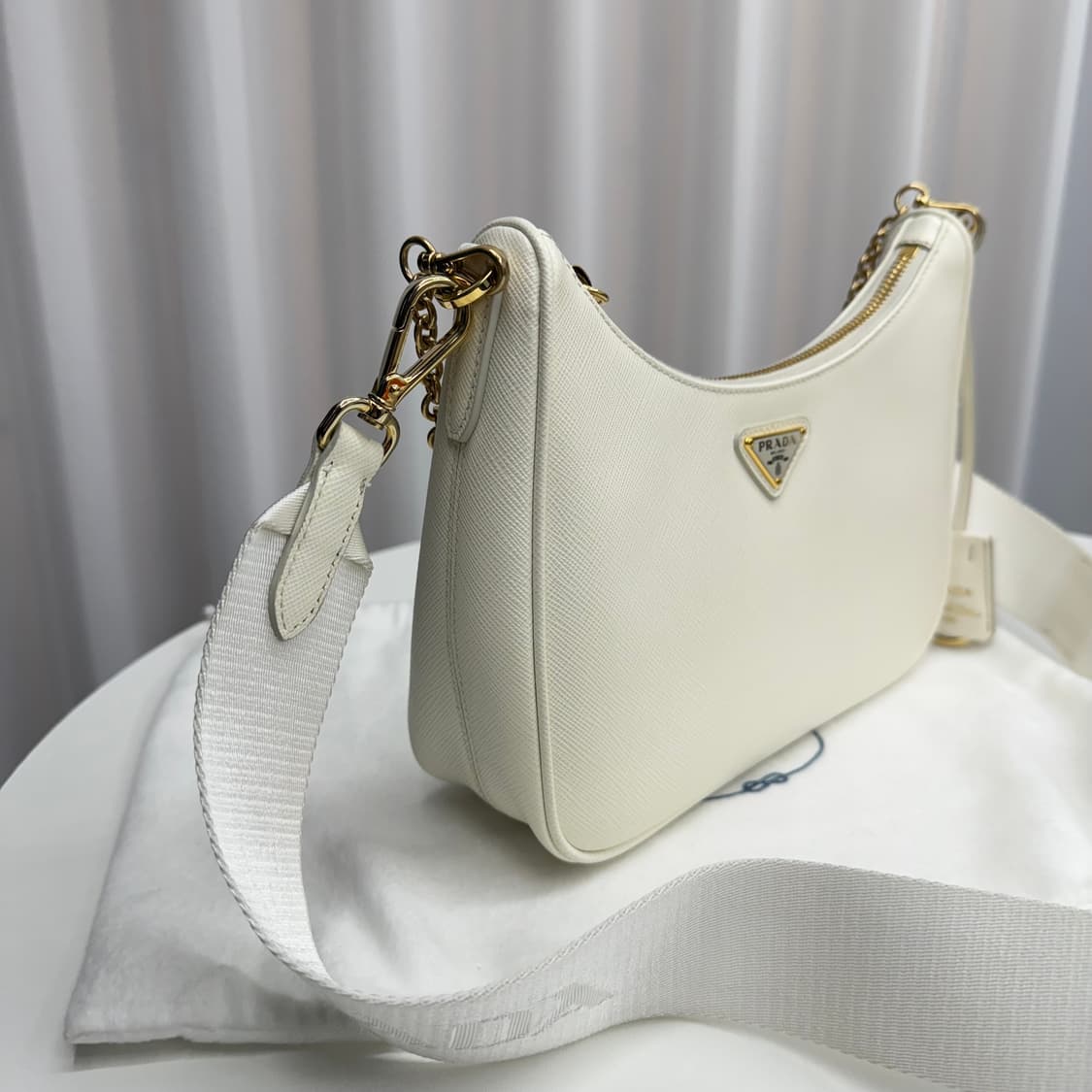 [정품] 프라다 사피아노 레더 체인 금장 크로스 호보백 상품이미지5