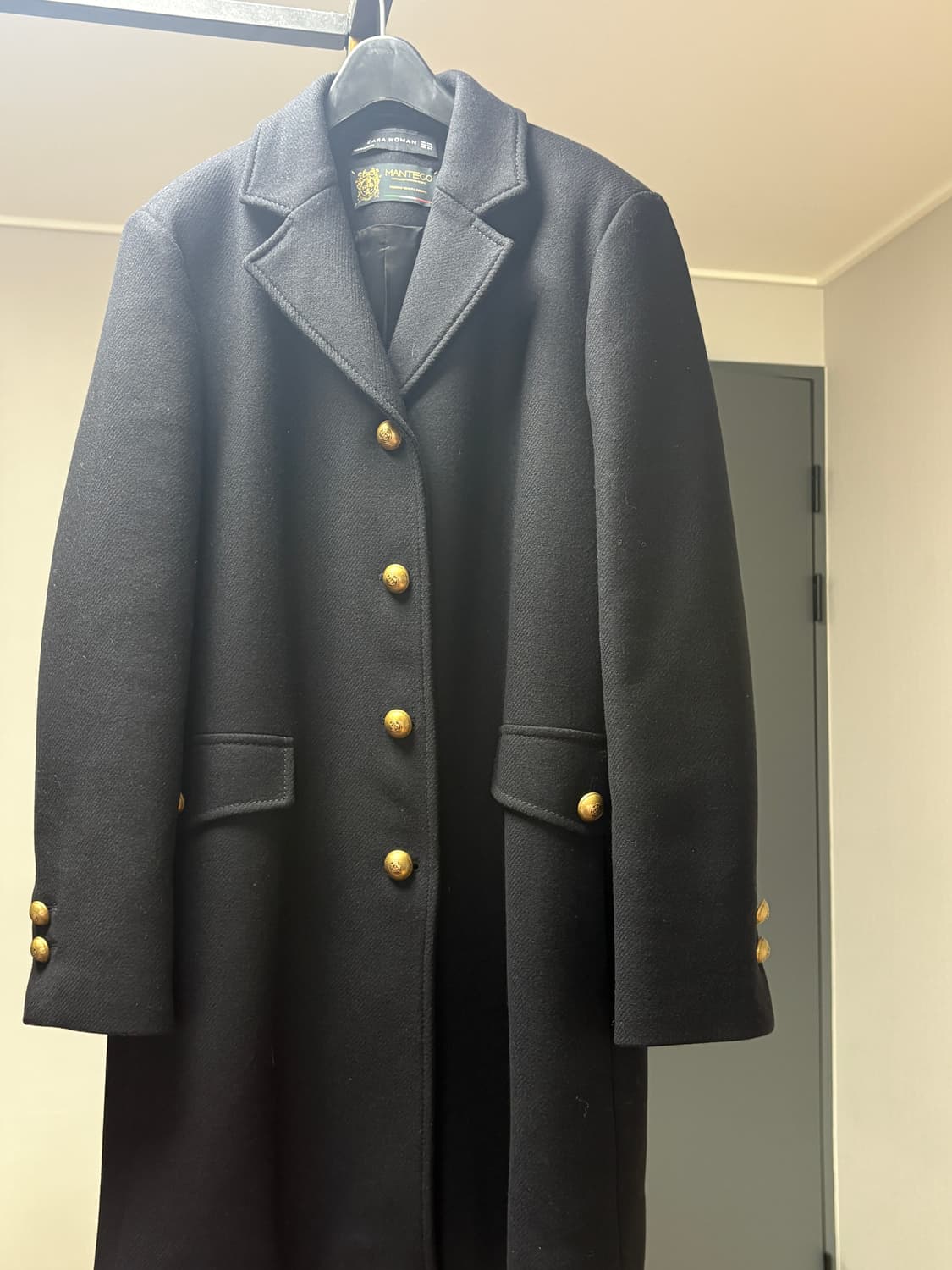 ZARA 우먼 프리미엄 블랙 금장 코트 상품이미지1