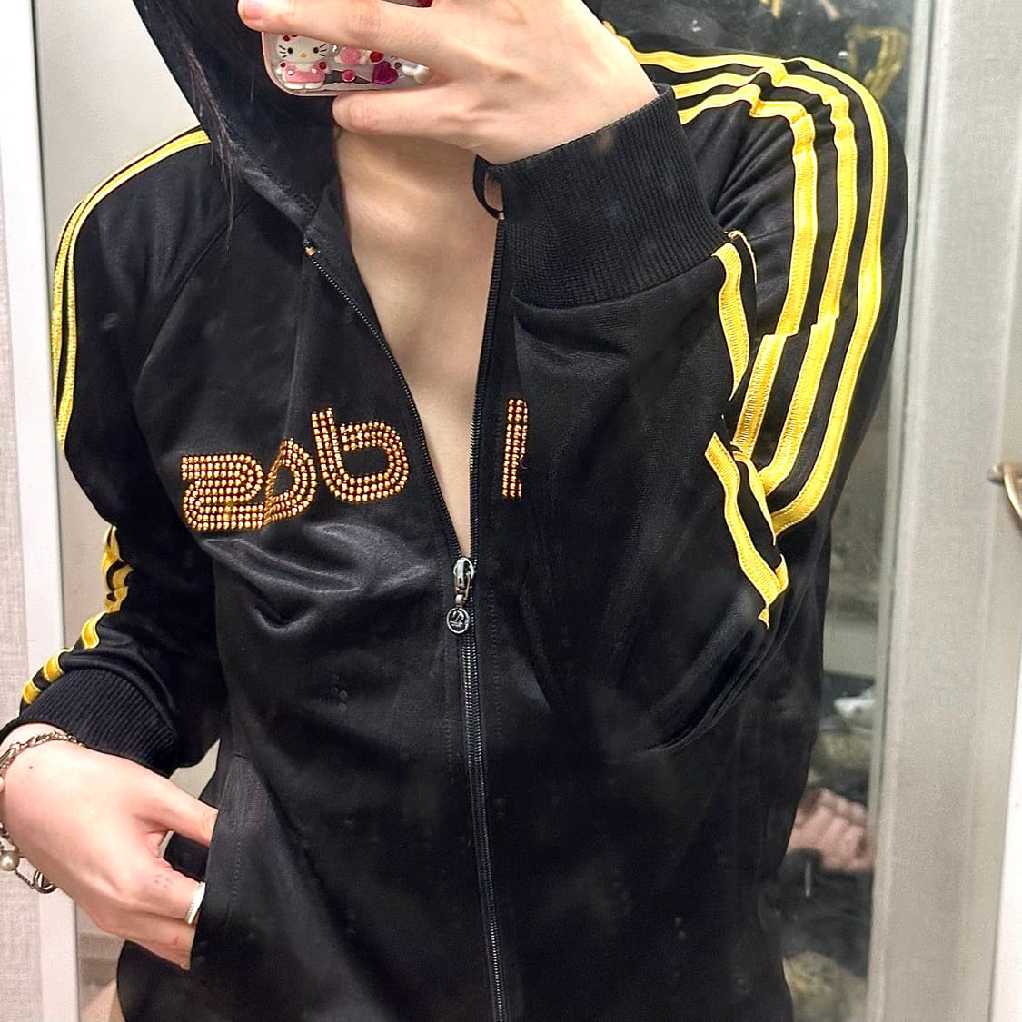 아디다스 Y2K 엠브로이드 큐빅로고 져지 Black&Gold 상품이미지1