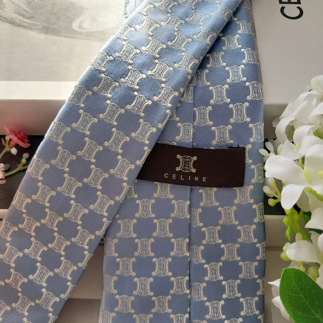 셀린느 실크 라이트블루 트리오페 넥타이 8.8cm A+등급 K1555
 상품이미지7