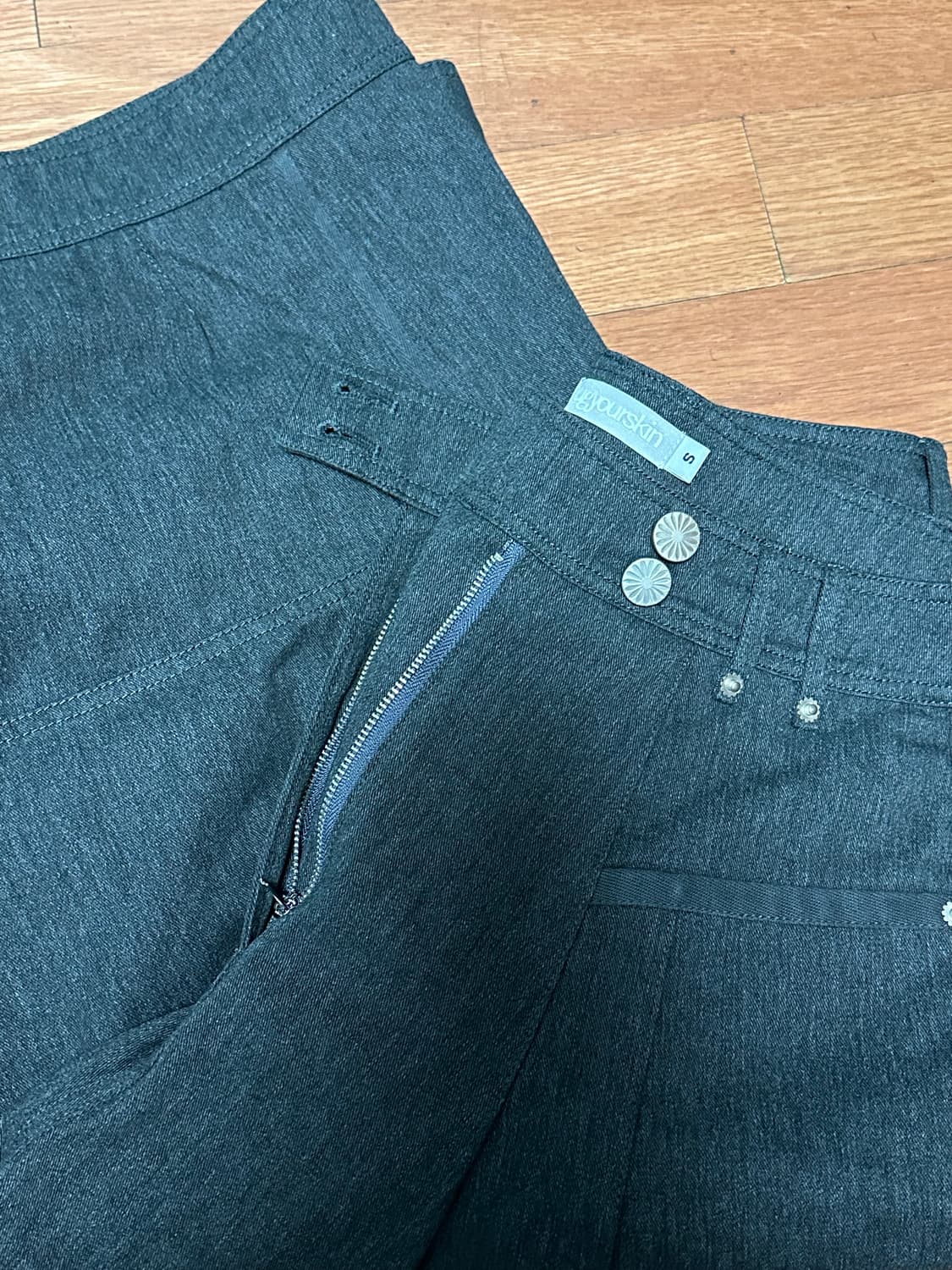 허그유어스킨 벌룬핀턱 카프리팬츠 S 차콜 상품이미지4