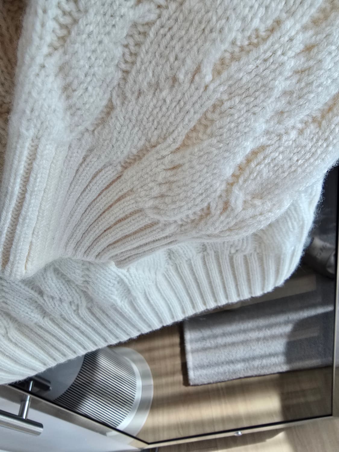 딸리아또레 버진울 연한아이보리 색상 52사이즈입니다. 상품이미지5