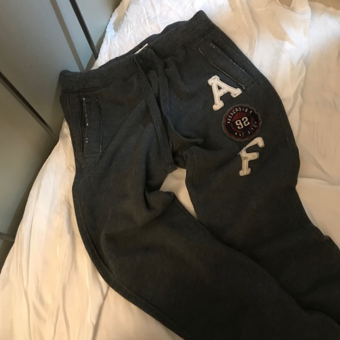 Abercrombie 아베크롬비 기모 데미지 트레이닝팬츠 상품이미지3