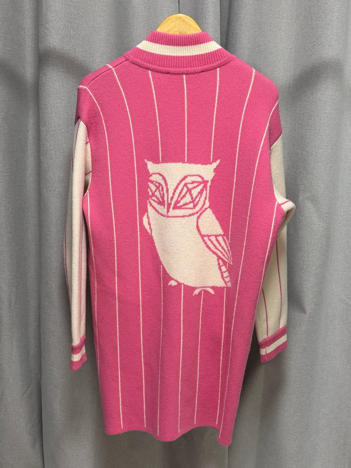 럭키슈에뜨 핑크 니트 야구 점퍼 FREE size 상품이미지2