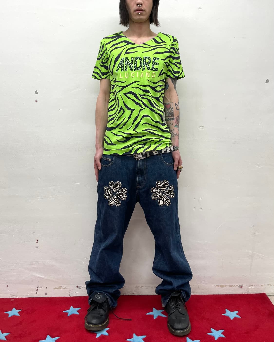 Green Zebra V-neck T-shirt  상품이미지3