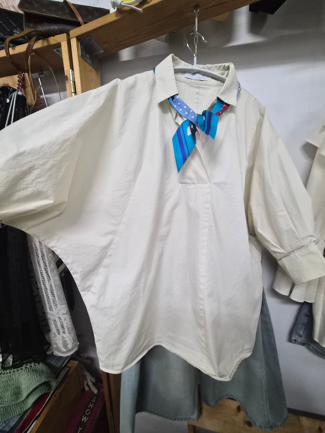 jmine 벌룬박시셔츠. 사이드 핀턱 입체 버뮤다 데님팬츠 상품이미지4