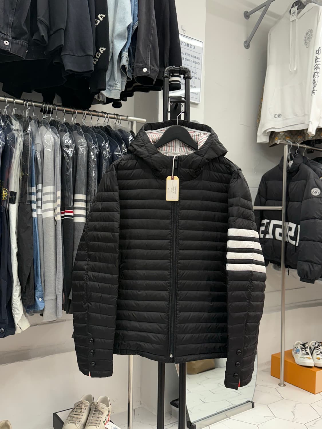 [4] 톰브라운 사선완장 후드 경량패딩 상품이미지1