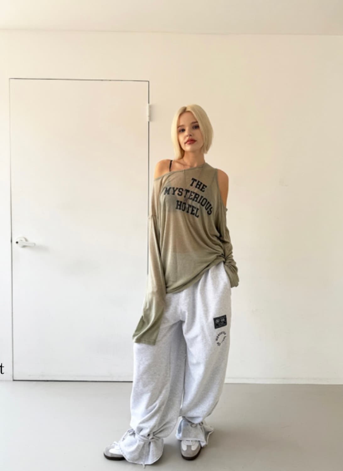 더미스테리어스호텔 숄더 홀 슬리브 상품이미지2