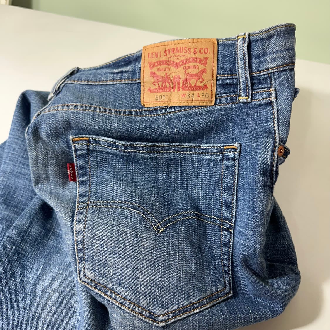M-L 리바이스502 레귤러핏 빈티지 중청워시드 데님팬츠 청바지 상품이미지1