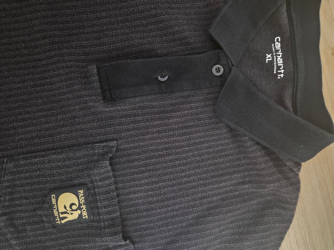 칼하트wip X passport 폴로셔츠 상품이미지1