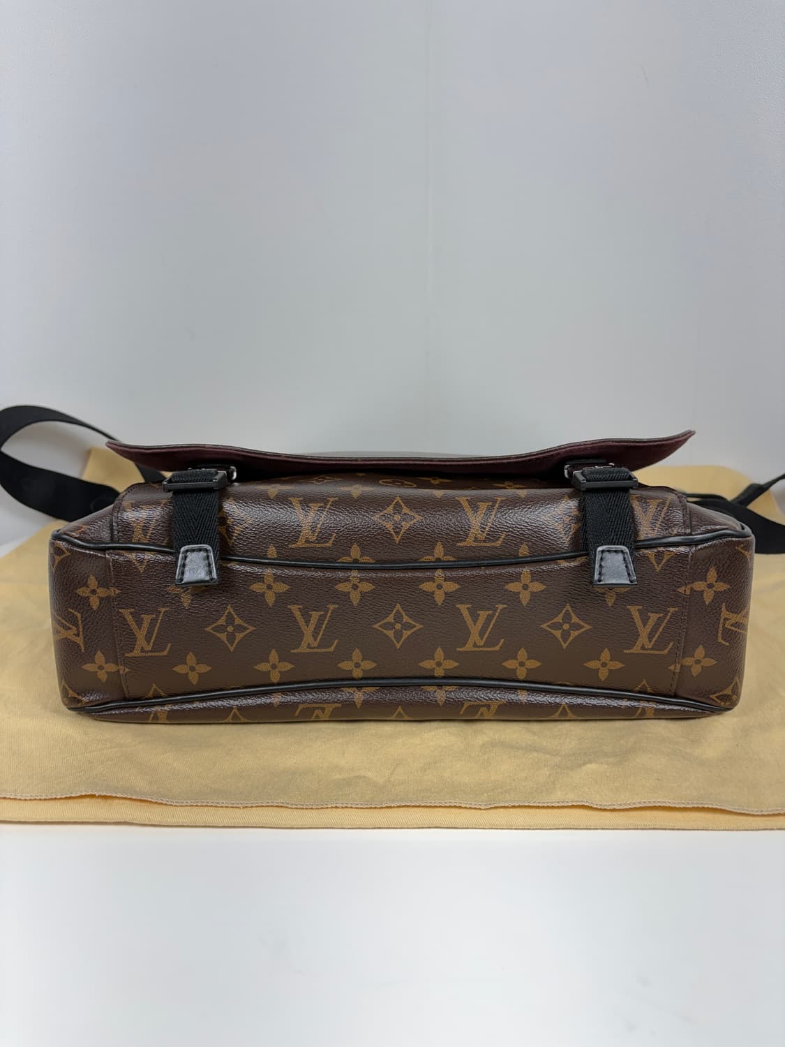 루이비통 M40936 마카사 클라렌스 메신저백 크로스백 상품이미지5