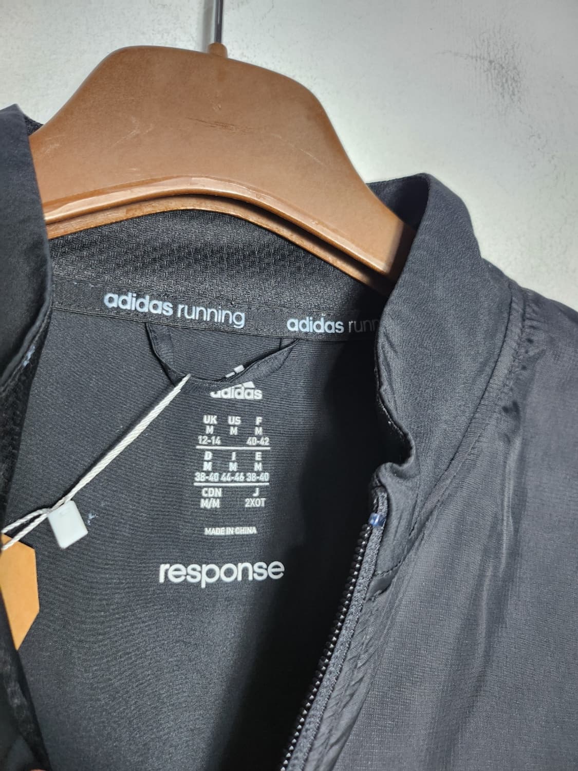 아디다스 러닝 리스폰스 경량 바람막이 상품이미지2