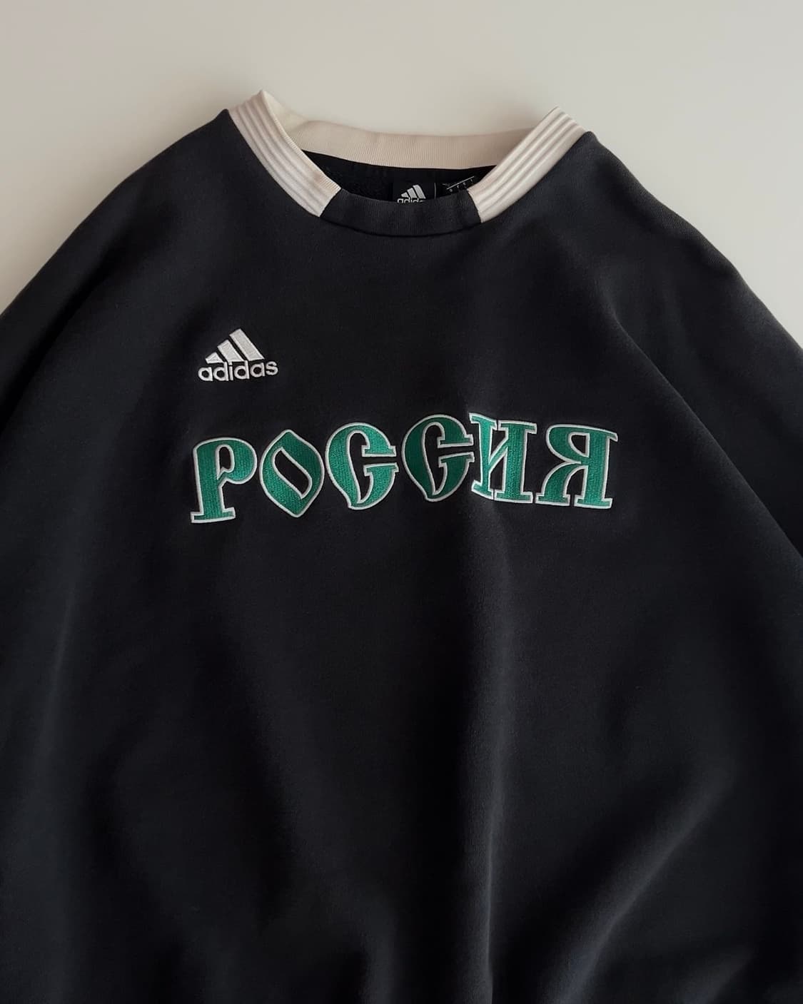 아디다스 x 고샤 루브친스키 오버핏 맨투맨  L 상품이미지2