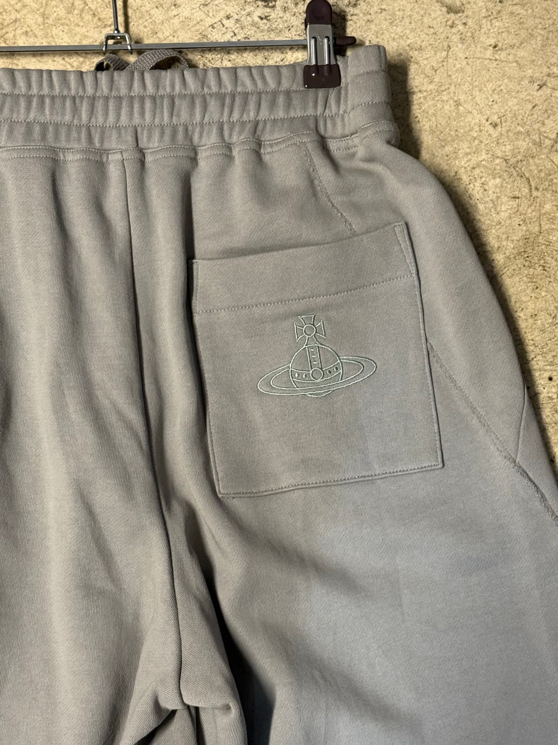 비비안웨스트우드 그레이 크롭셋업 상품이미지3