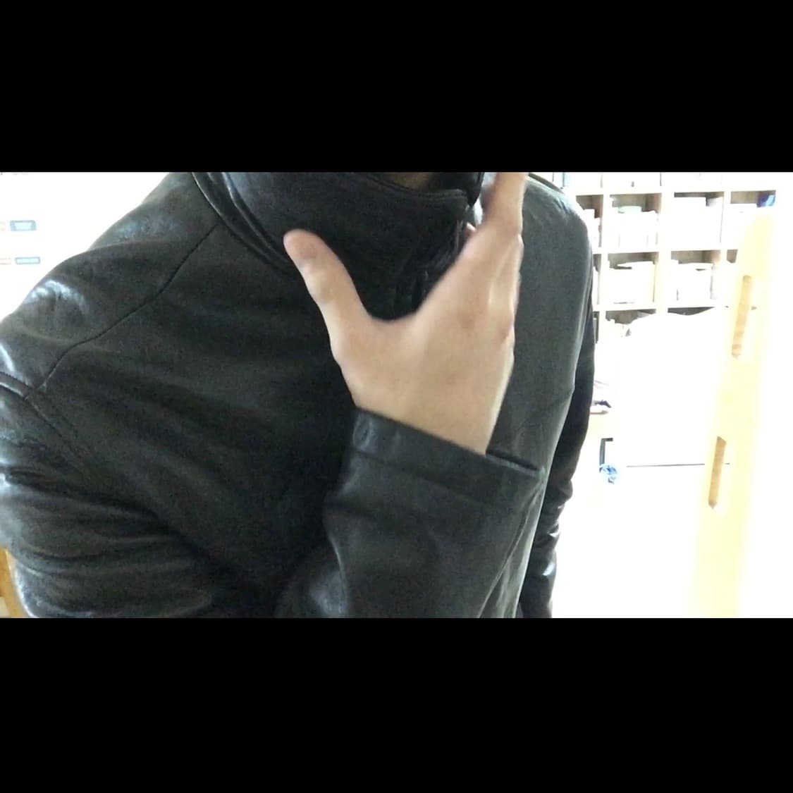 캘빈 클라인 하이넥 레더 자켓 상품이미지2