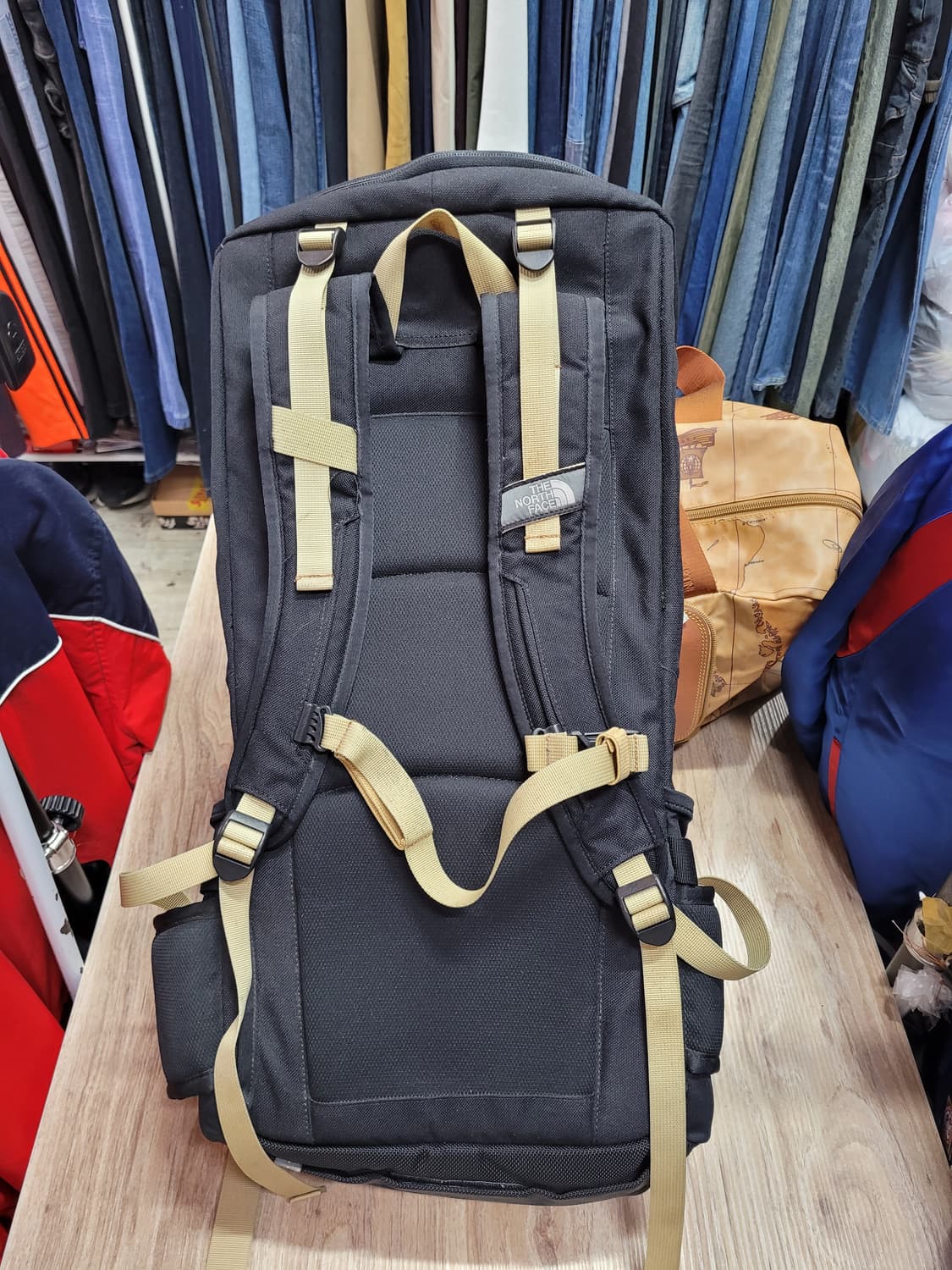 노스페이스 블랙 백팩 가방 (ARCO 35) 상품이미지2