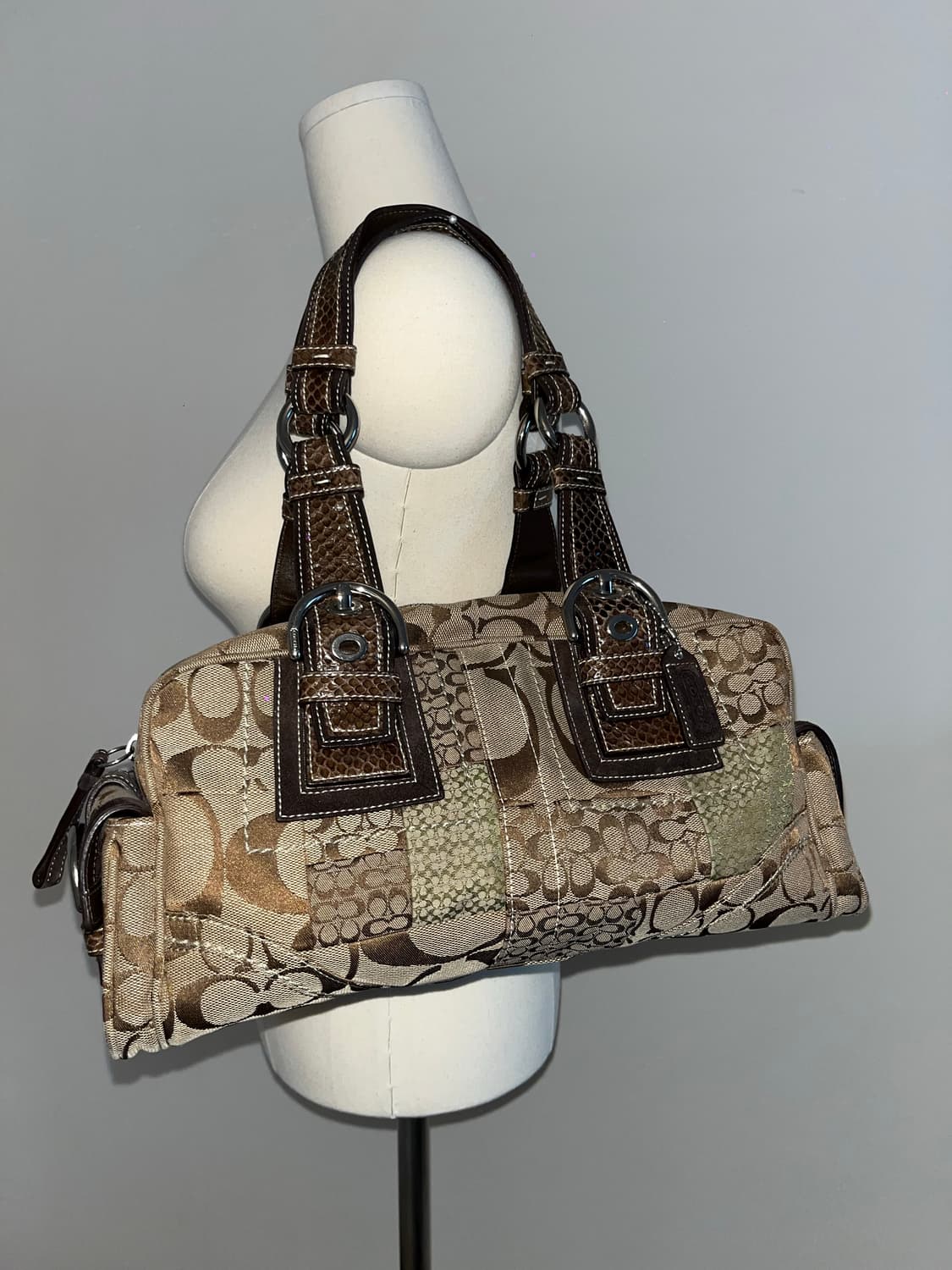 Coach Patchwork Shoulder Bag 상품이미지2