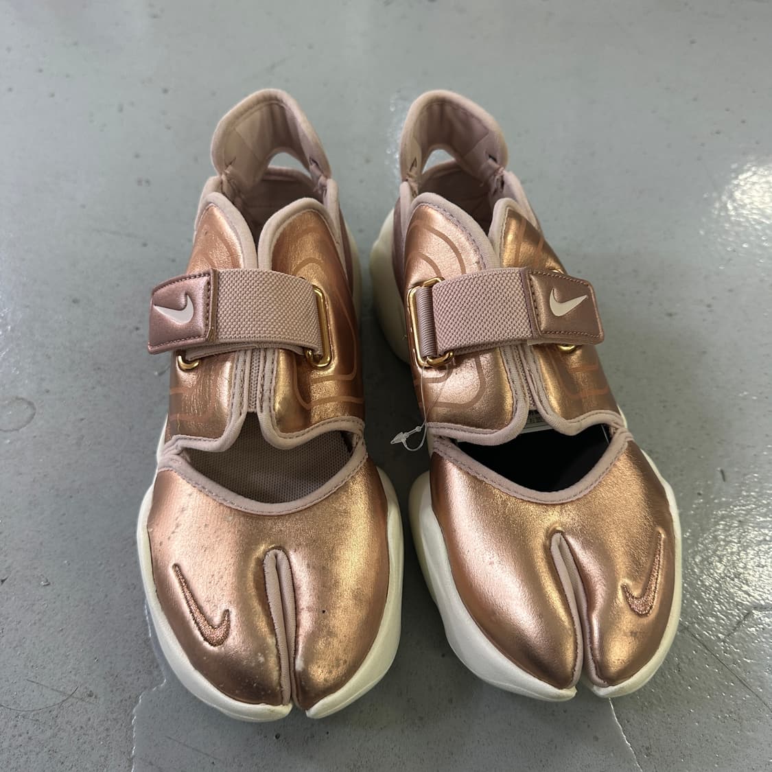 230 나이키 아쿠아 리프트 스니커즈 0406D 상품이미지1