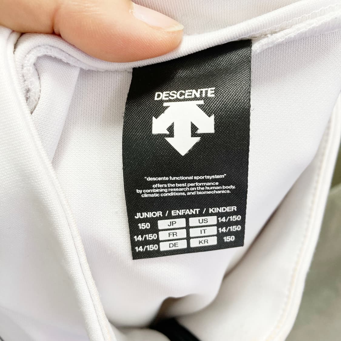 데상트 쥬니어트레이닝집업 150 진스센스  상품이미지4