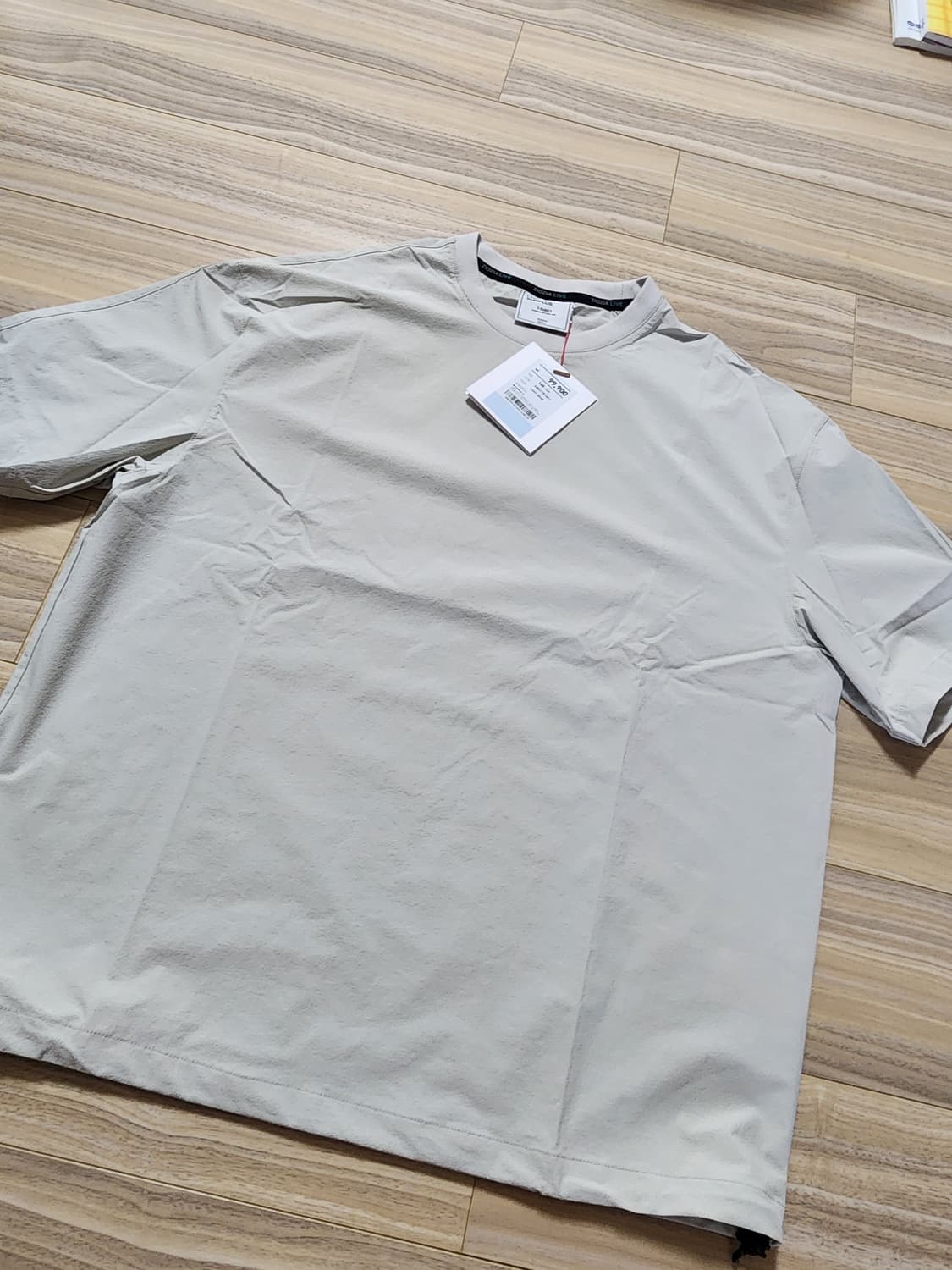 지오지아나일론우븐반팔티셔츠라이트베이지 상품이미지1