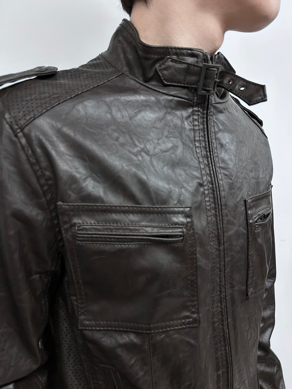 자라 비건 레더 펀칭 판넬 자켓 상품이미지3