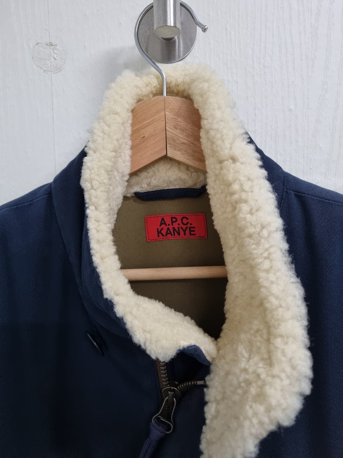 A.P.C. KANYE 네이비 셰르파 칼라 봄버 자켓 S 상품이미지2
