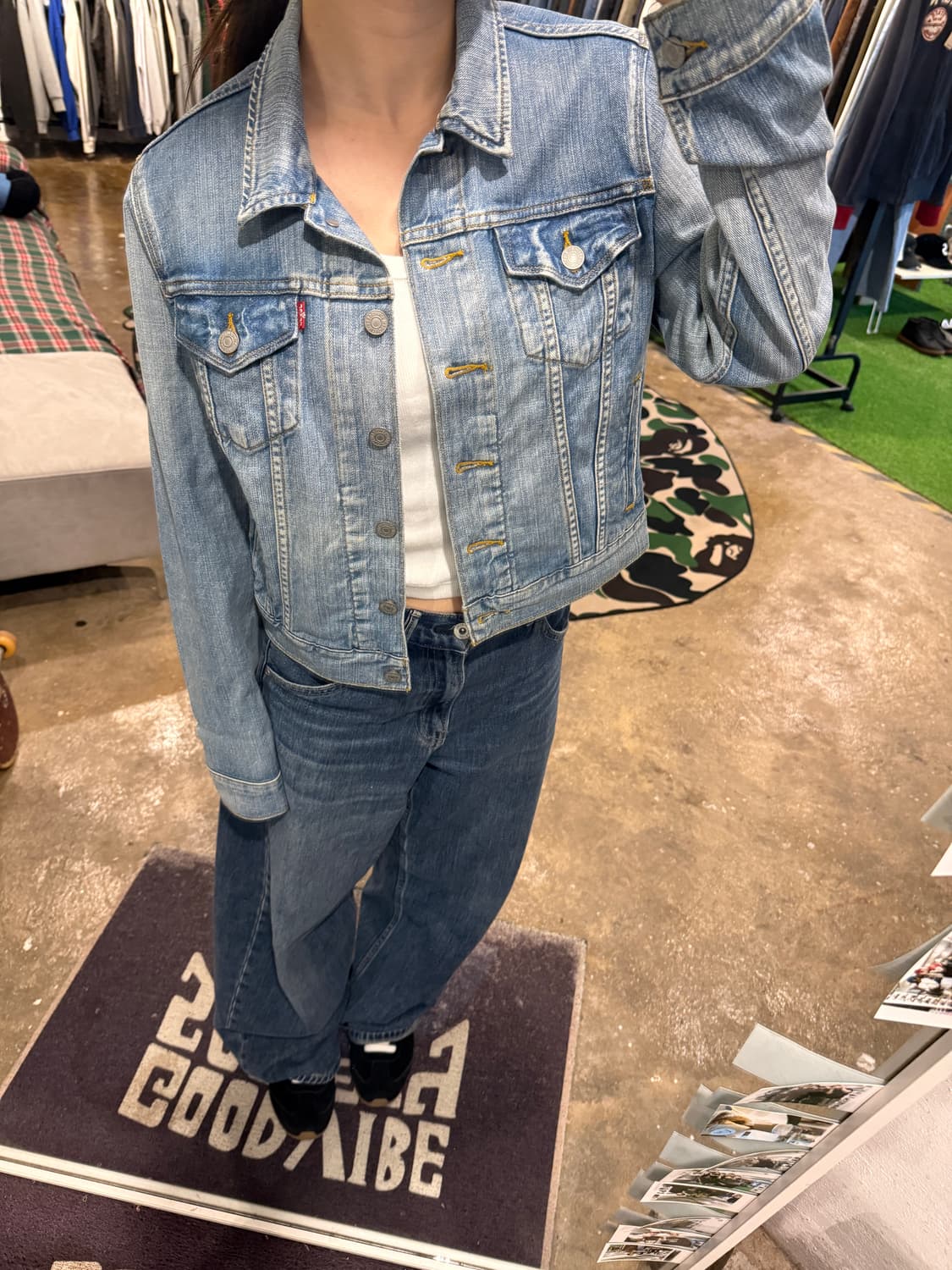 Levi’s 세미 크롭 데님 트러커 자켓 상품이미지2