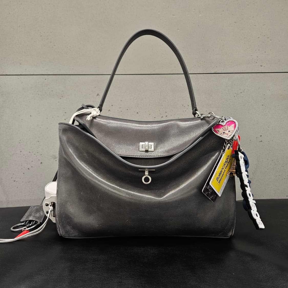 발렌시아가 로데오백 미디엄 빈티지 그레이 한정판 상품이미지1