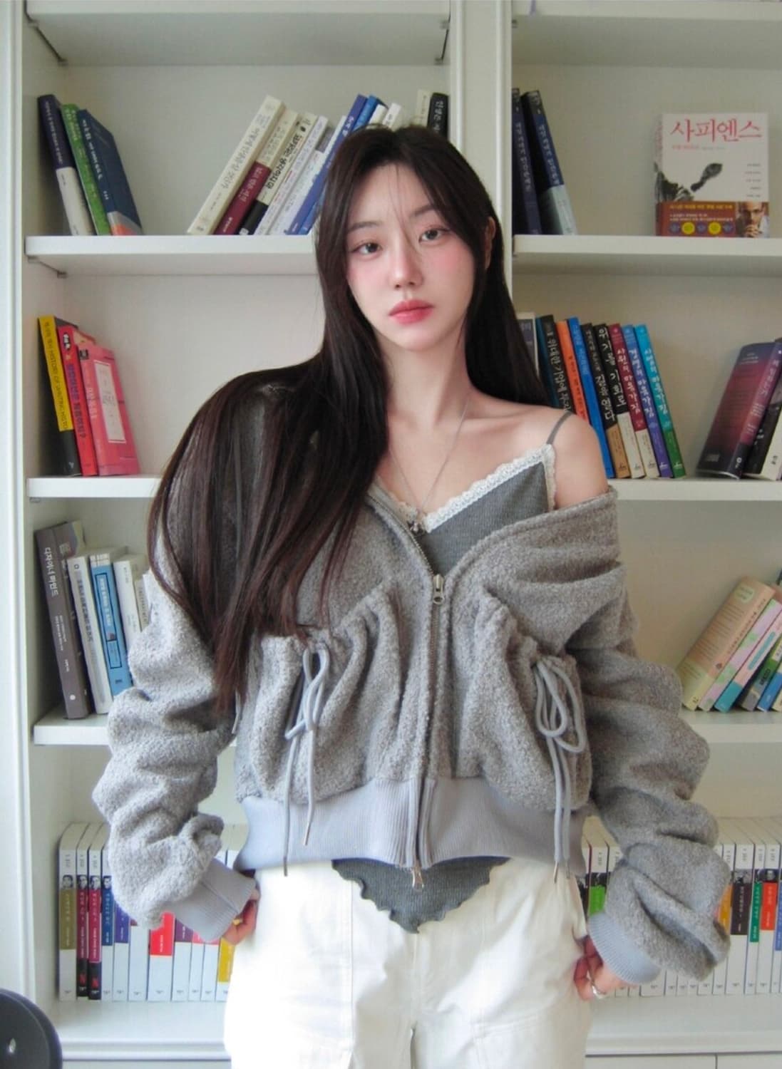 모이페어 포켓 셔링 후드 집업 상품이미지4