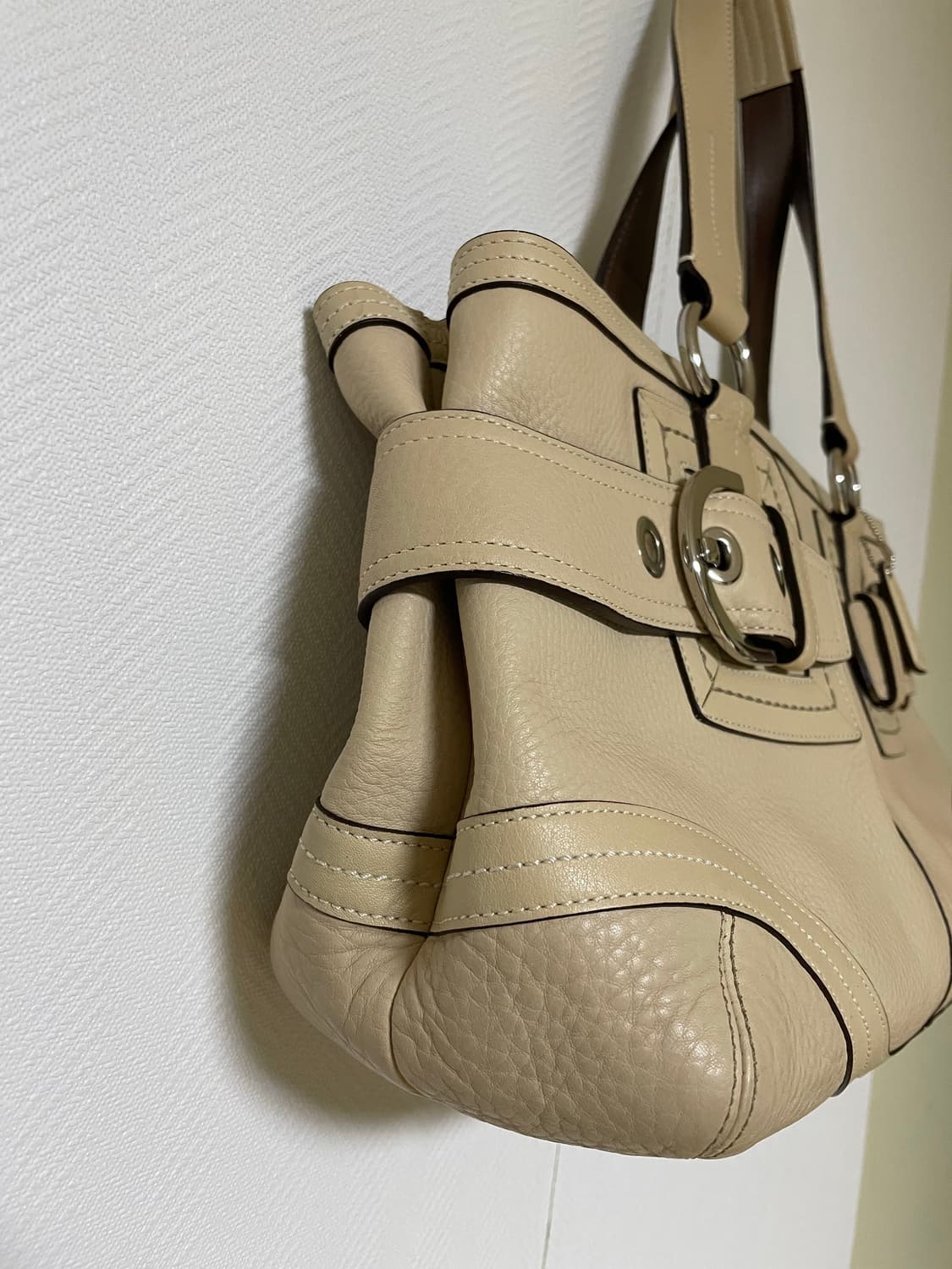 coach 코치 햄튼 베이지 가죽 사첼백 토드백 상품이미지3