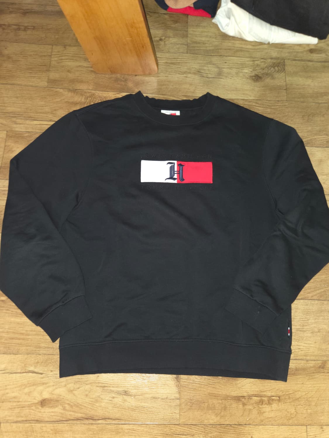 [정품 타미힐피거X루이스해밀턴 맨투맨 상품이미지1